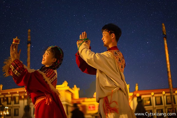 两个人4月去旅游西藏多少钱够
